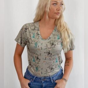 Blooming Desert V-Neck T-Shirt Sz XL NWT